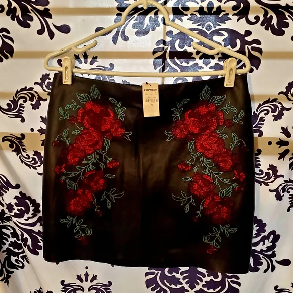Express Mini Skirt NWT - Picture 3 of 9